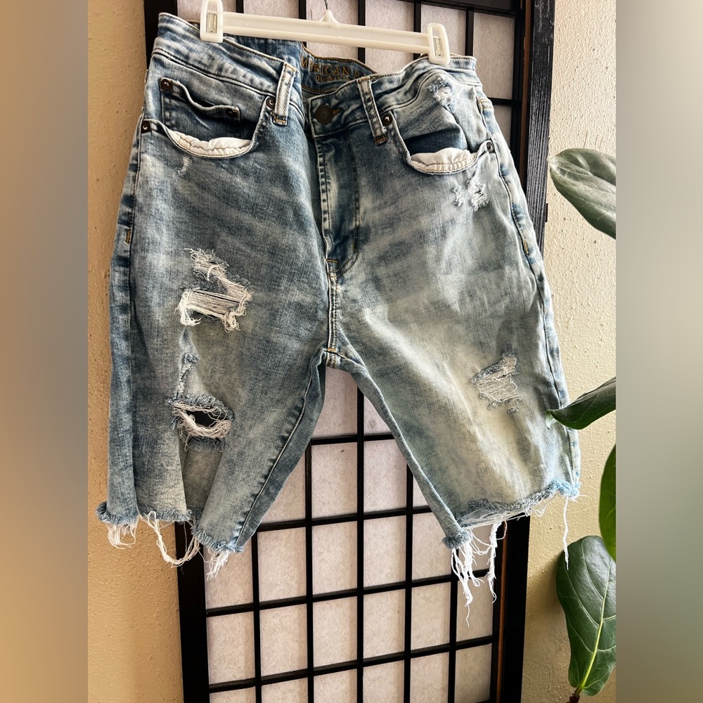 Men’s American Eagle blue jean shorts size 32 extreme flex